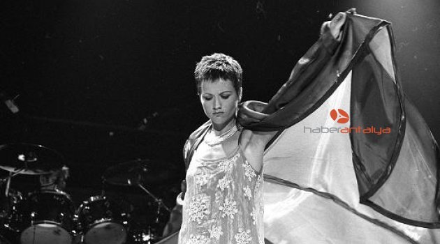 The Cranberries'in solisti Dolores O'Riordan'ın şok ölümü!