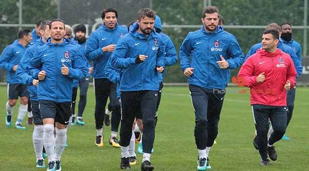 Trabzonspor yağmur altında çalıştı