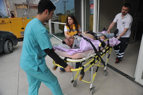 Traktör Römorkundan Düşen Suriyeli İşçi Ağır Yaralandı