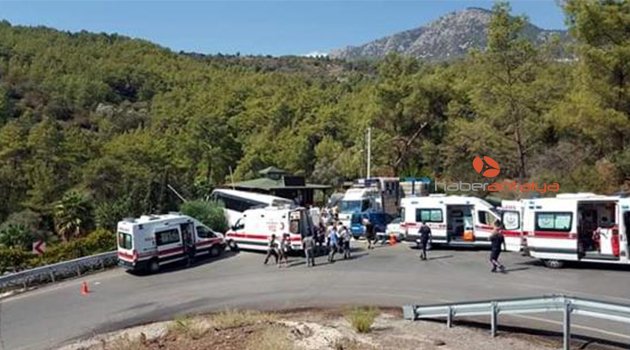 Tur otobüsü yan yattı, yaralılar var