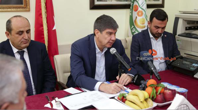Türel Alanya'da komisyoncular ile görüştü