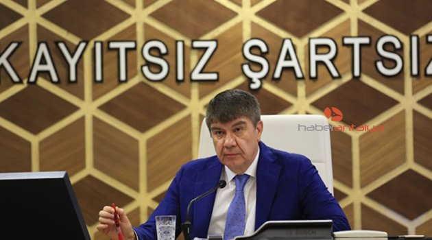 Türel: Işıklar'daki spor salonu yıkılmıyor