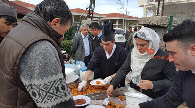 Turizmci iş kadını Afrin şehitleri için mevlit okuttu