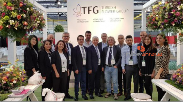 Türk çiçeğini Hollanda'da tanıttılar