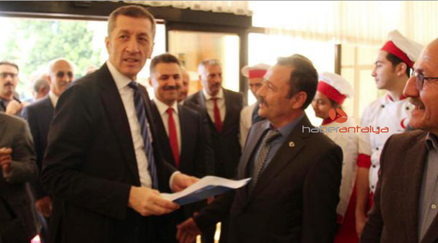 Türk Eğitim-Sen'den Bakan Selçuk'a dosya