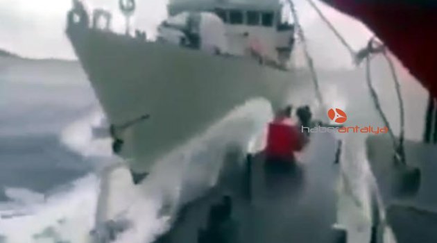 Türk ve Yunan botları arasındaki hareketli anlar!