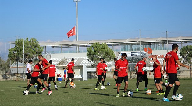 Türkiye işitme Engelliler Milli Futbol Takımı kampa girdi