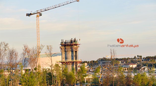 TÜRKİYE'NİN EYFEL'İ GÜNDE 3 METRE YÜKSELİYOR