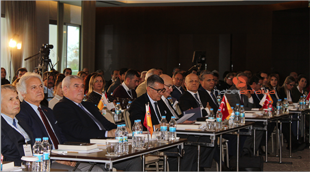 'Türkiye'nin ikilemi: Orta Gelir ve Orta Demokrasi Tuzağı Raporu'