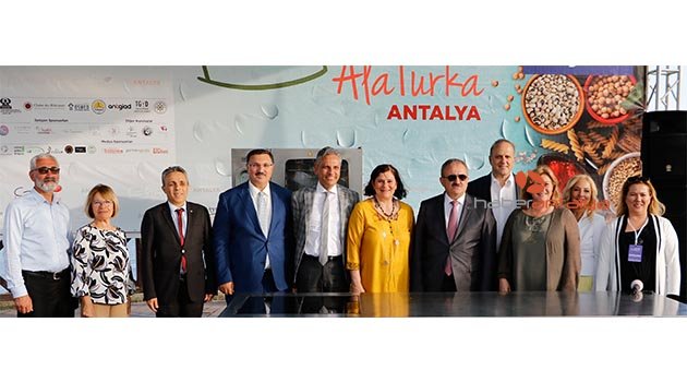 ''Türkiye'ye en uygun sistem 'her şey dahil'dir''