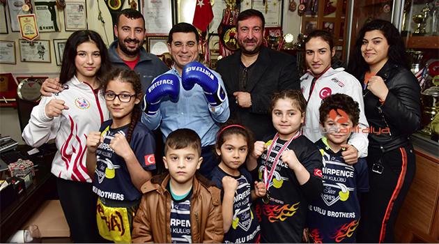 Tütüncü, başarılı sporcuları kutladı