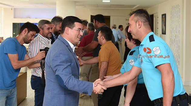 Tütüncü, personeli ile bayramlaştı