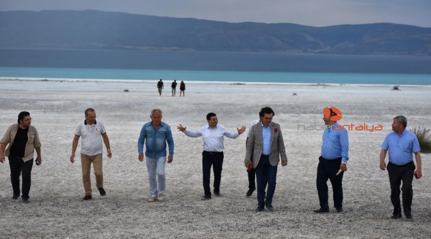 Tütüncü, Salda’yı tanıttı