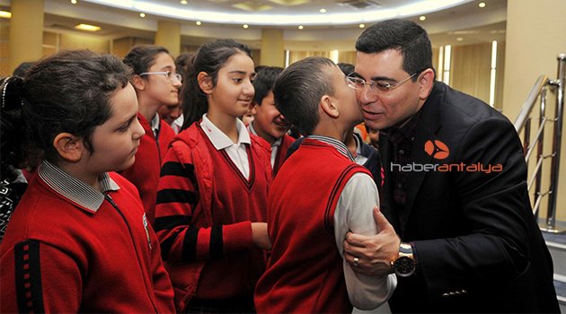  TÜTÜNCÜ'NÜN ÖĞRENCİ SEVGİSİ