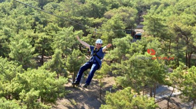 Tütüncü'nün zıpline heyecanı: Sosyal medyadan canlı yayın yaptı