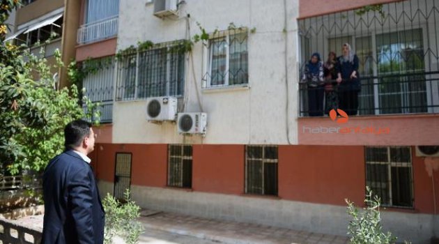 Tütüncü'ye balkondan çay daveti