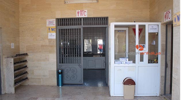 Tuvalette yerli turiste 1 TL, yabancı 2 TL uygulamasına tepki