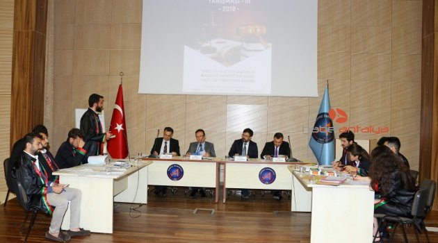 Üniversite öğrencileri birbirlerinden davacı oldu