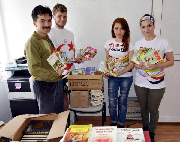 Üniversiteliler Okul Boyadı