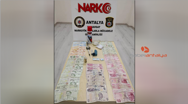 Uyuşturucu satıcısı yakalandı