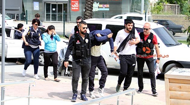 Uyuşturucu tacirleri tutuklandı