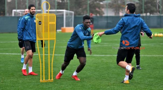 Vagner Love yine antrenmana çıkmadı!