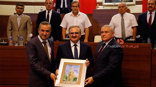 VALİ KARALOĞLU: 3 YİLDİR ANTALYA'DA GİBİYİM