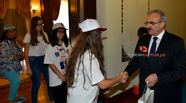 VALİ KARALOĞLU BURSA’DAN GELEN ÖĞRENCİLERİ AĞIRLADI