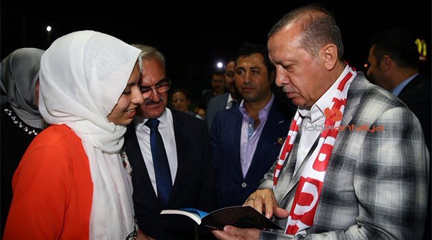 Vali Karaloğlu’nun kızı kitap yazdı