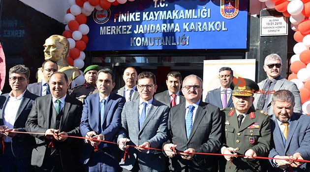 Vali Münir Karaloğlu Finike'de