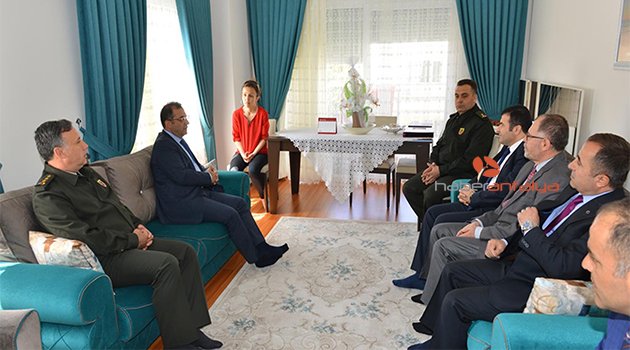 VALİ TÜRKER ALANYA'DA ŞEHİT AİLELERİNİ ZİYARET ETTİ