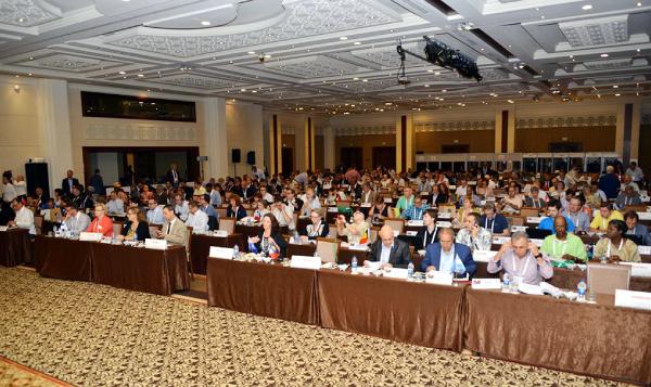 VALİ TÜRKER AVRUPA FİNANS KONFERANSI'NA KATILDI