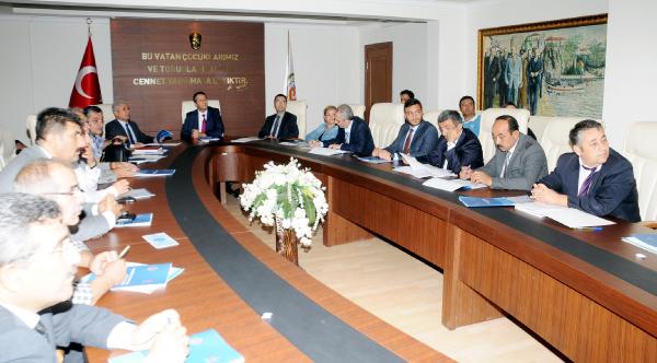 VALİLİKTE GÜNDEM : TÜTÜN ve UYUŞTURUCU