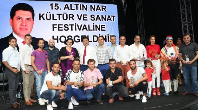 Volkan Konak: Hayatımızı verircesine şarkı söyleriz