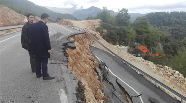 Yağış sonrası yolda heyelan