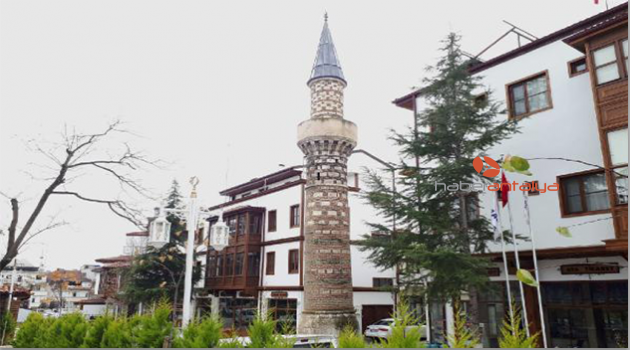 Yanan caminin asırlık minaresi Elmalı'nın simgesi oldu