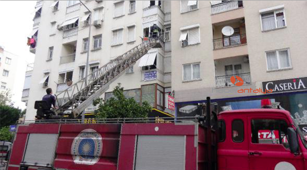 Yaşlı kadın, tek başına yaşadığı evde yaralı bulundu