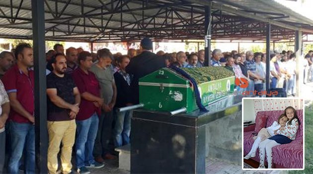 Yaya geçidinde otomobilin çarpması sonucu ölen Ceren, toprağa verildi