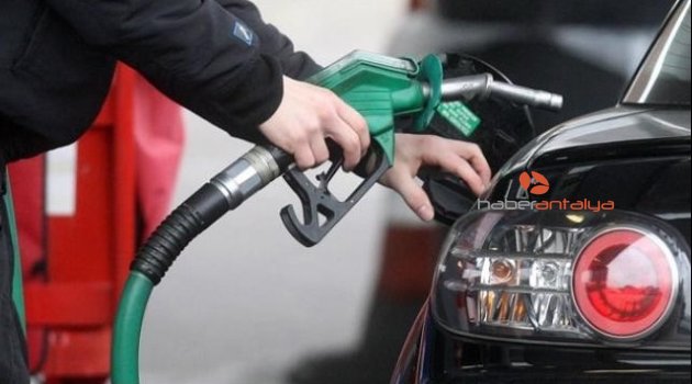 Yeni zam kapıda: 'Benzine Perşembe ya da Cuma günü zam bekleniyor'