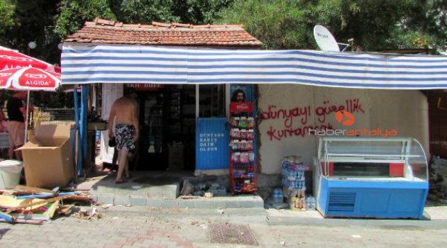 Yıkım kararı verildi, belediyeyi beklemeden kendi yıktı!