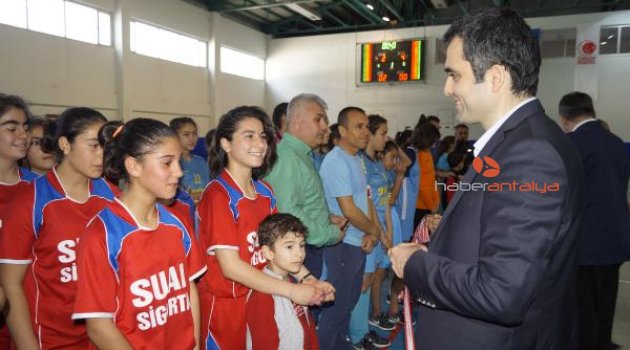 Yıldız Kızlar Futsal müsabakaları