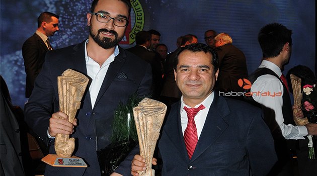 YILIN GAZETECİLERİ'NDE AB MEDYA'YA İKİ ÖDÜL BİRDEN