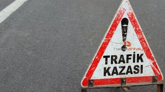 Yolcu otobüsü tıra arkadan çarptı: 1 ölü, 23 yaralı