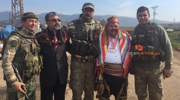 Yörüklerden Mehmetçiğe moral ziyareti