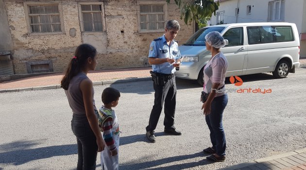 Yufkacı kadın yolda bulduğu bir aylık kazancını polise teslim etti