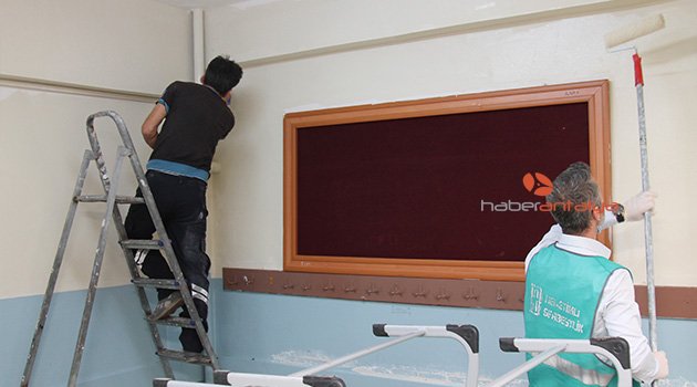 Yükümlüler Antalya'da 26 okulu onaracak