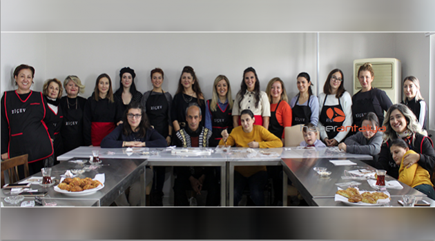 Zihinsel yetersiz çocuklar için 'çikolata yapım atölyesi'