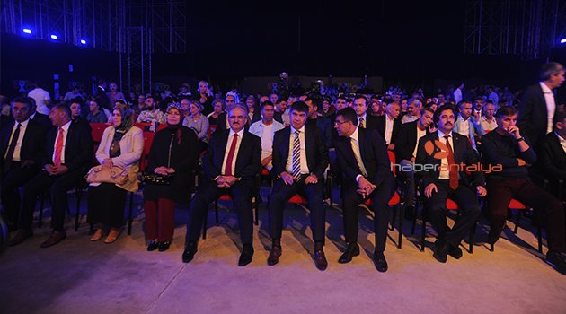 "ZÜMRÜD-Ü ANKA" MÜZİKALİ EXPO 2016 ANTALYA'DA SAHNELENDİ