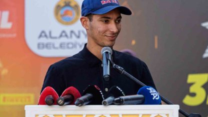 3’üncü kez Dünya Şampiyonu olan Toprak Razgatlıoğlu, memleketi Alanya’da coşkuyla karşılandı