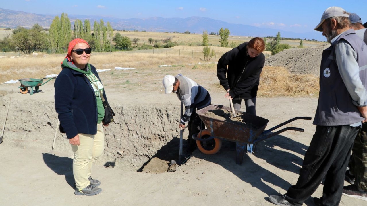 45 yılını kazı alanlarında geçirdi